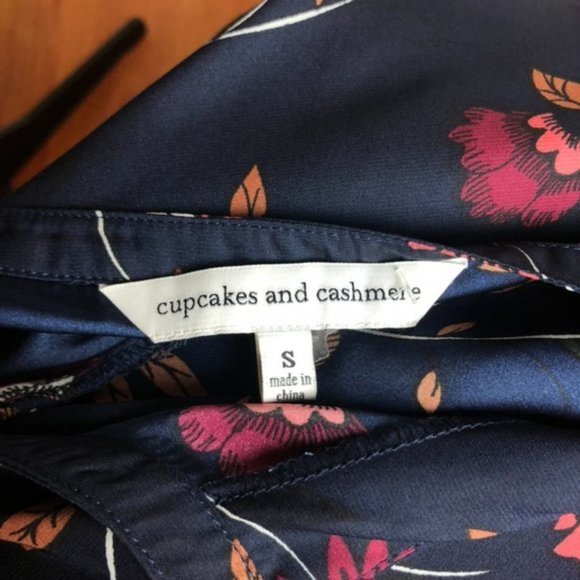 Cupcakes & Cashmere Navy Blue Floral Shift Dress - Picture 5 of 10